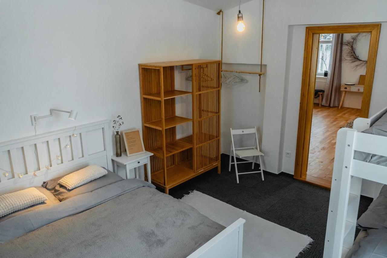 Aparthotel Stara Skola Hedec à Králíky Extérieur photo